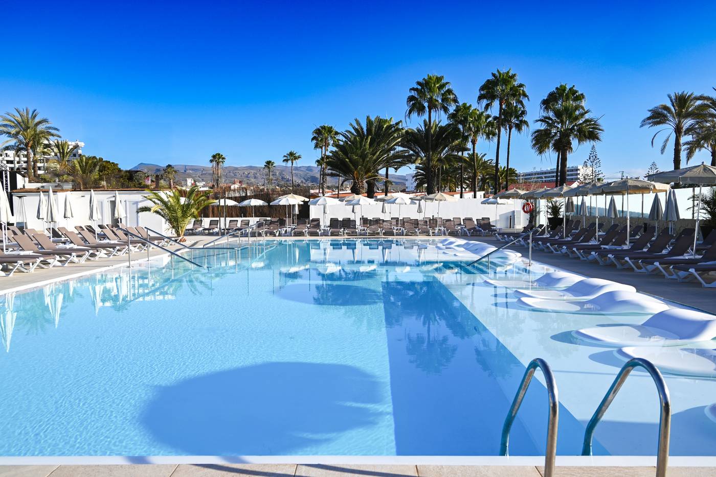 HL-Miraflor-Suites-Pool-2