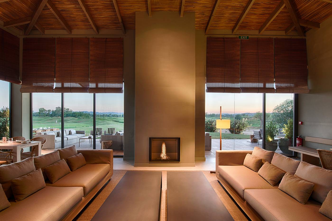 Double-Tree-by-Hilton-Hotel-Emporda-Restaurant-26