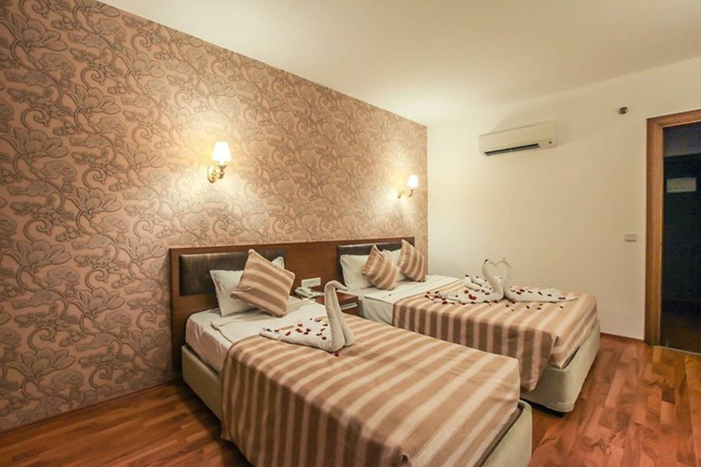 Eftalia-Aqua-Resort-Room-29