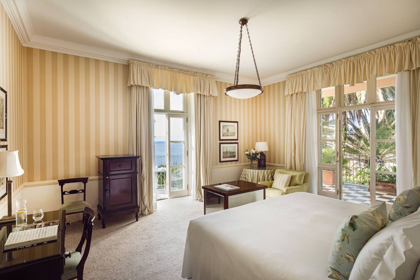 Reid-s-Palace-Room-27