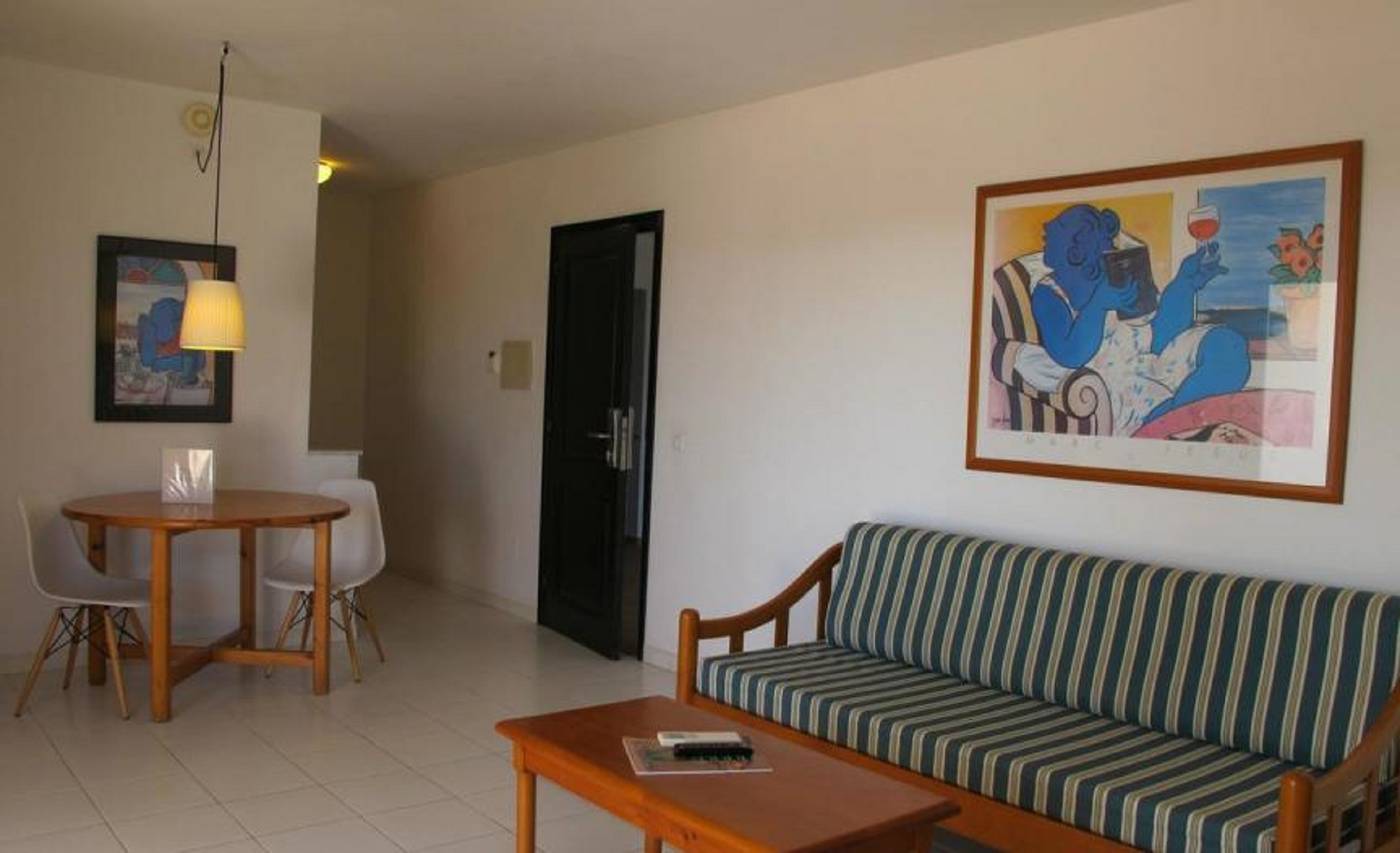 Vacances-Menorca-Resort-Room-38