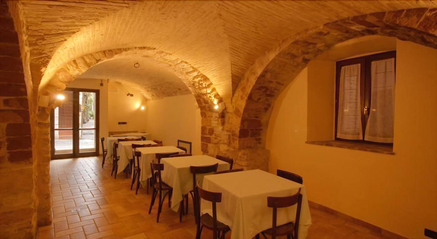 La Rocca-Italy-ASSISI -Lobby-5