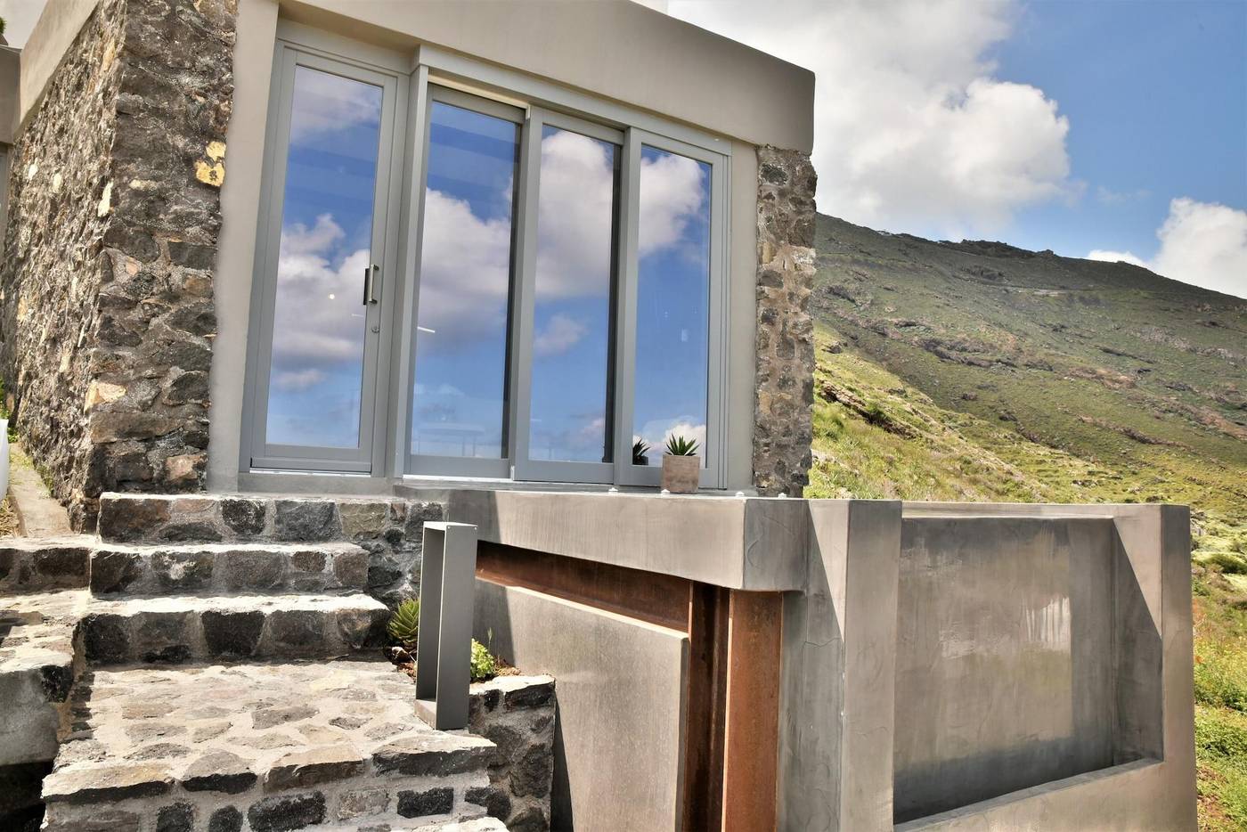 Horizon-Mills-Villas---Suites-Room-81