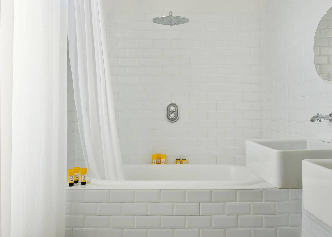 White-1921-Saint-Tropez-Room-44