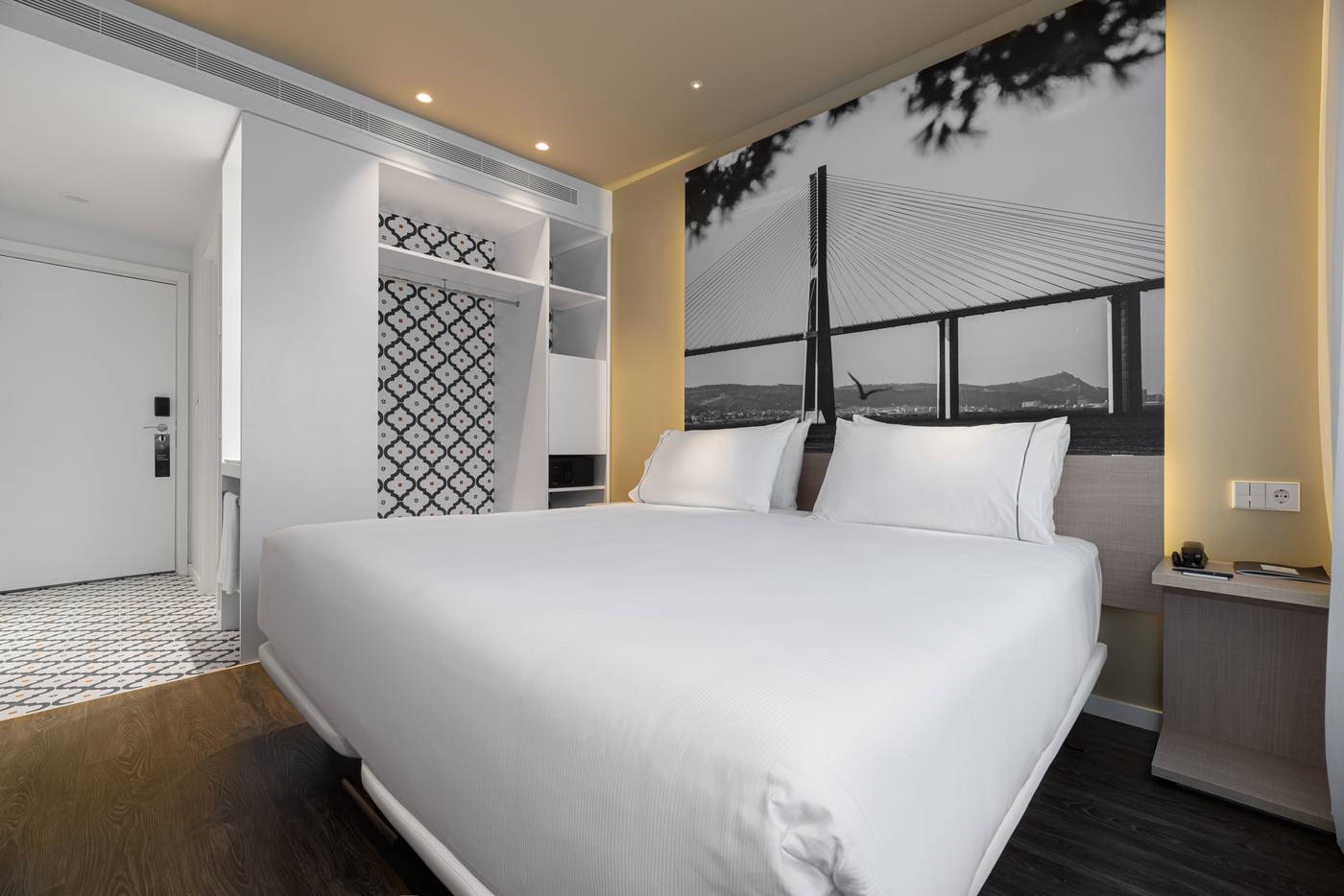 Ikonik-Lisboa-Room-12