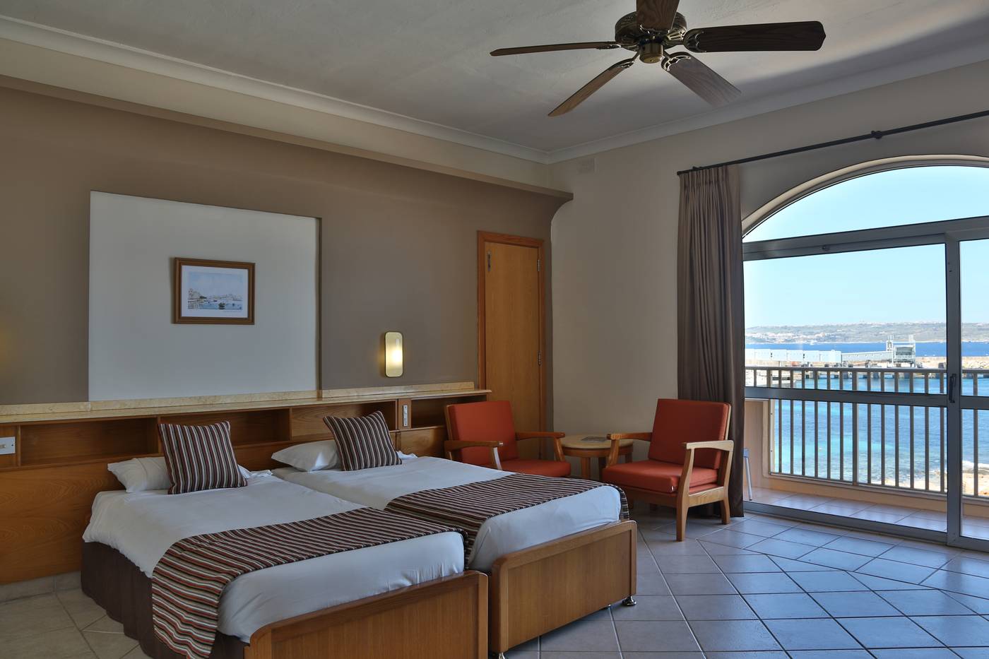 Paradise-Bay-Resort-Hotel-Room-16
