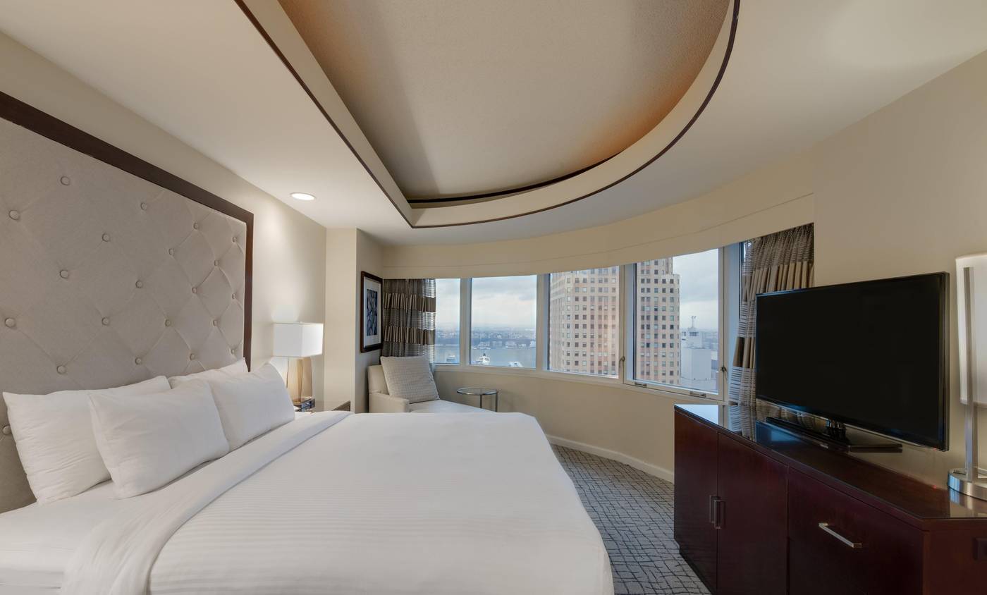 Crowne-Plaza-Times-Square-Manhattan-Room-30