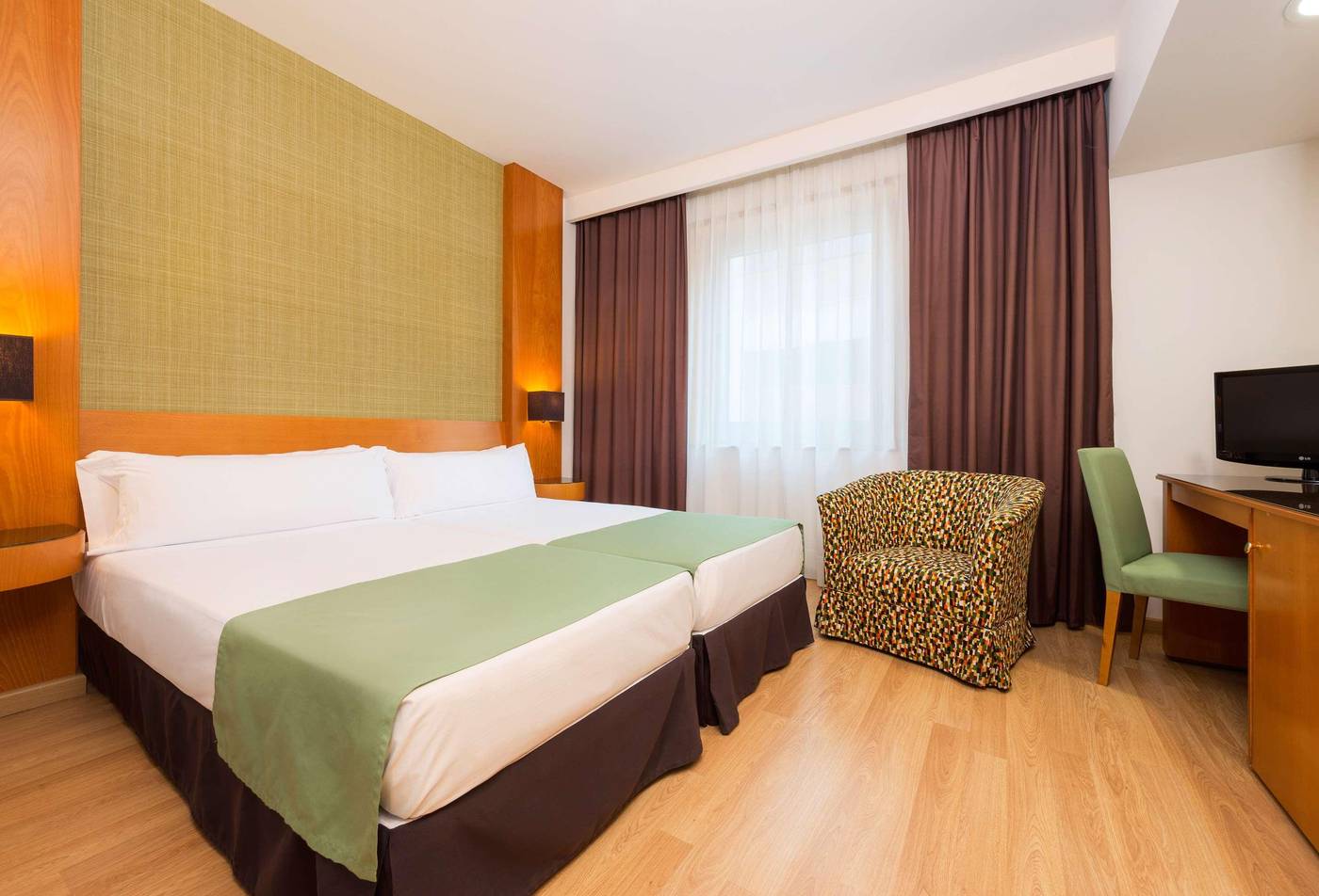 TRYP-Ciudad-de-Elche-Hotel-Room-8