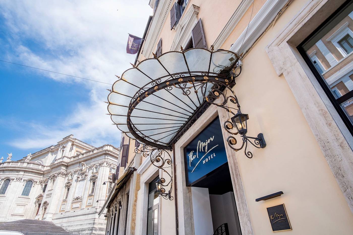 The-Major-Hotel-Lobby-1