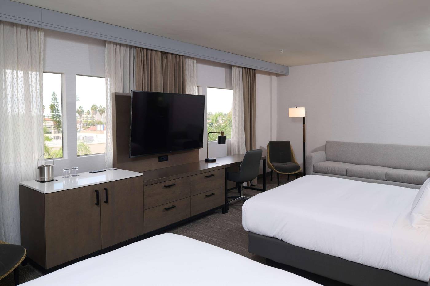 Doubletree-by-Hilton-Buena-Park-Room-18