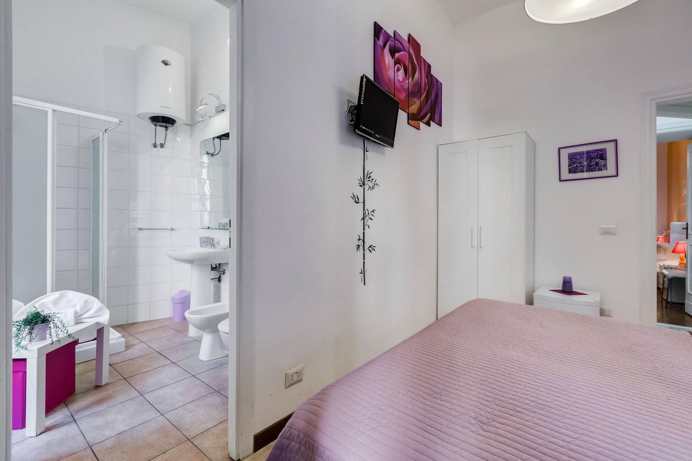 Allegra-s-House-Room-19