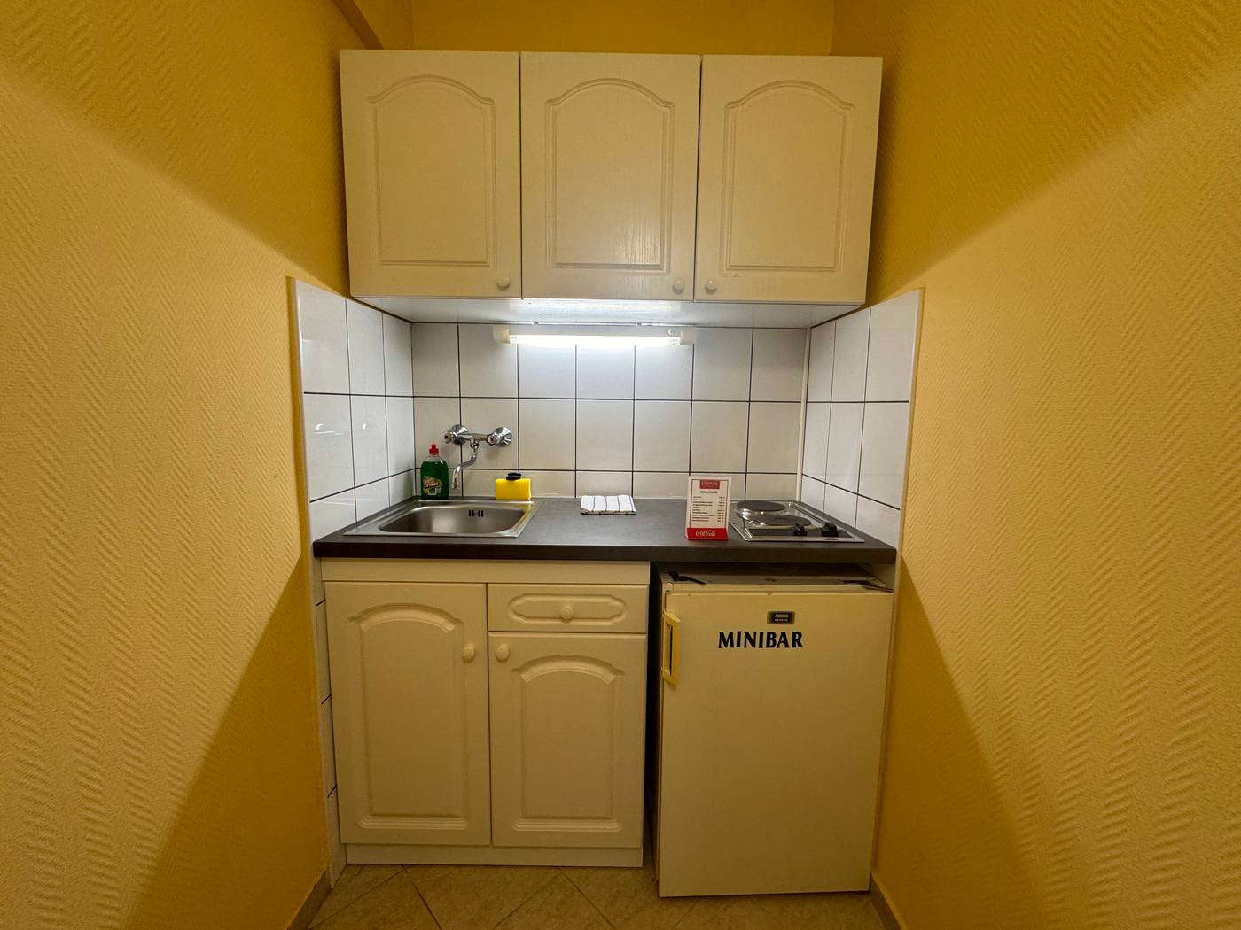 Hotel-Charles-Room-37