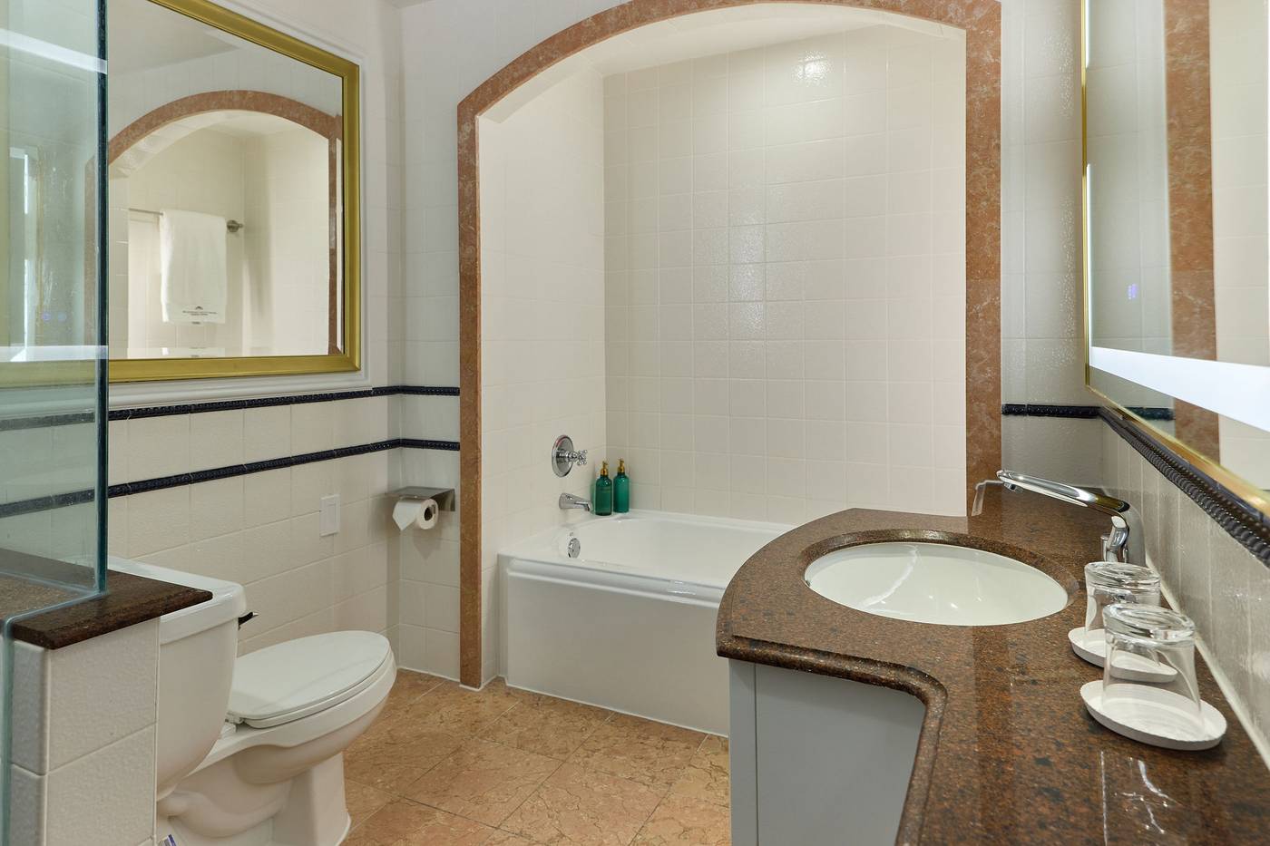 British-Colonial-Room-40