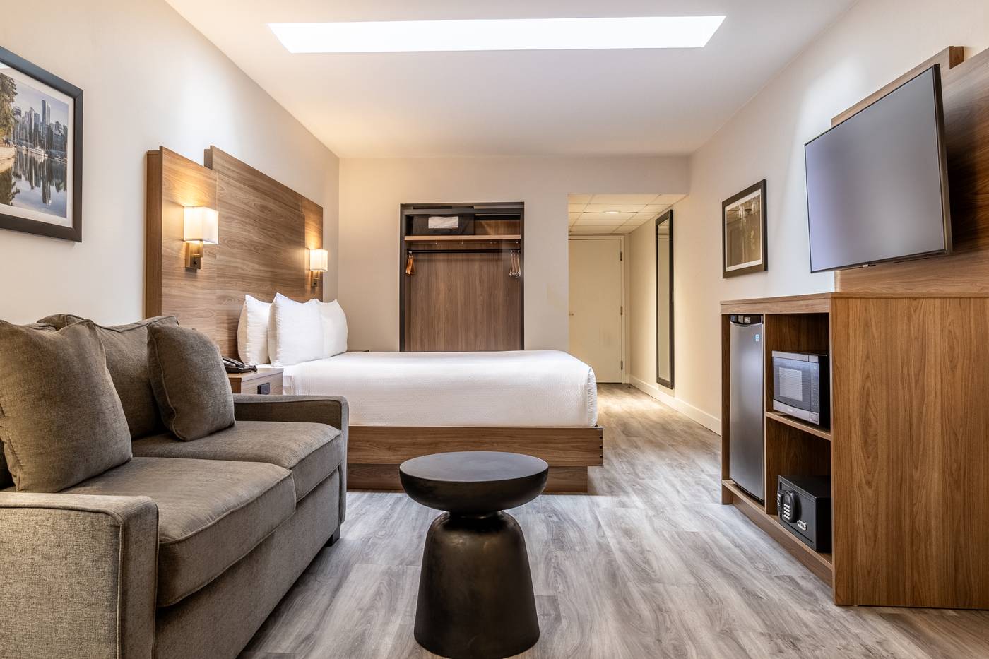 Atrium-Hotel-Vancouver-Room-5