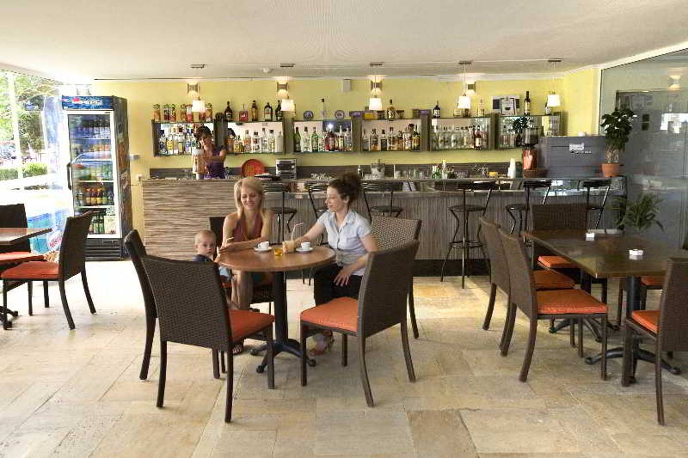 Park-Hotel-Continental-Lobby-17