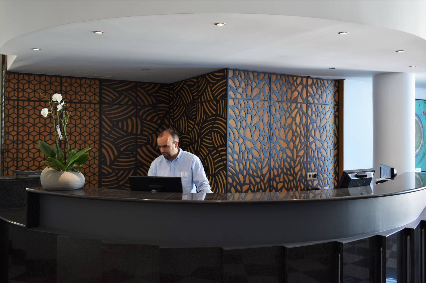 Madeira-Regency-Cliff---Adults-Only-Lobby-28