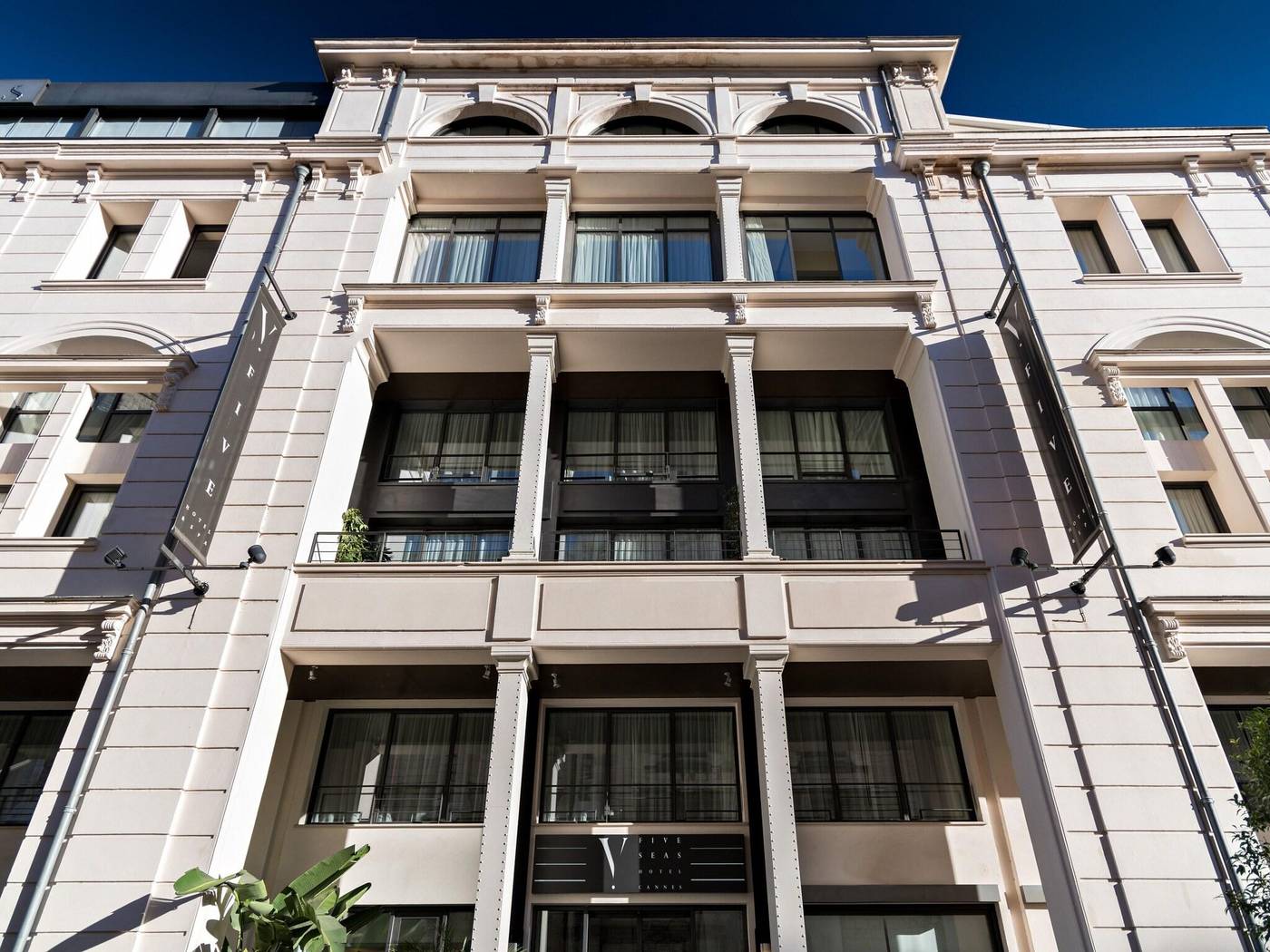 Five-Seas-Hotel-General-view-8