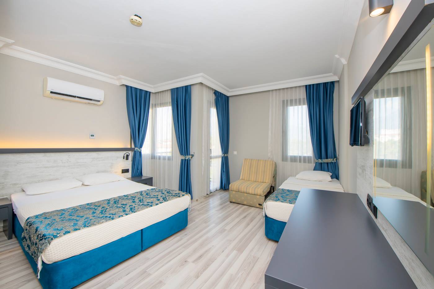 Golden-Moon-Hotel-Room-18