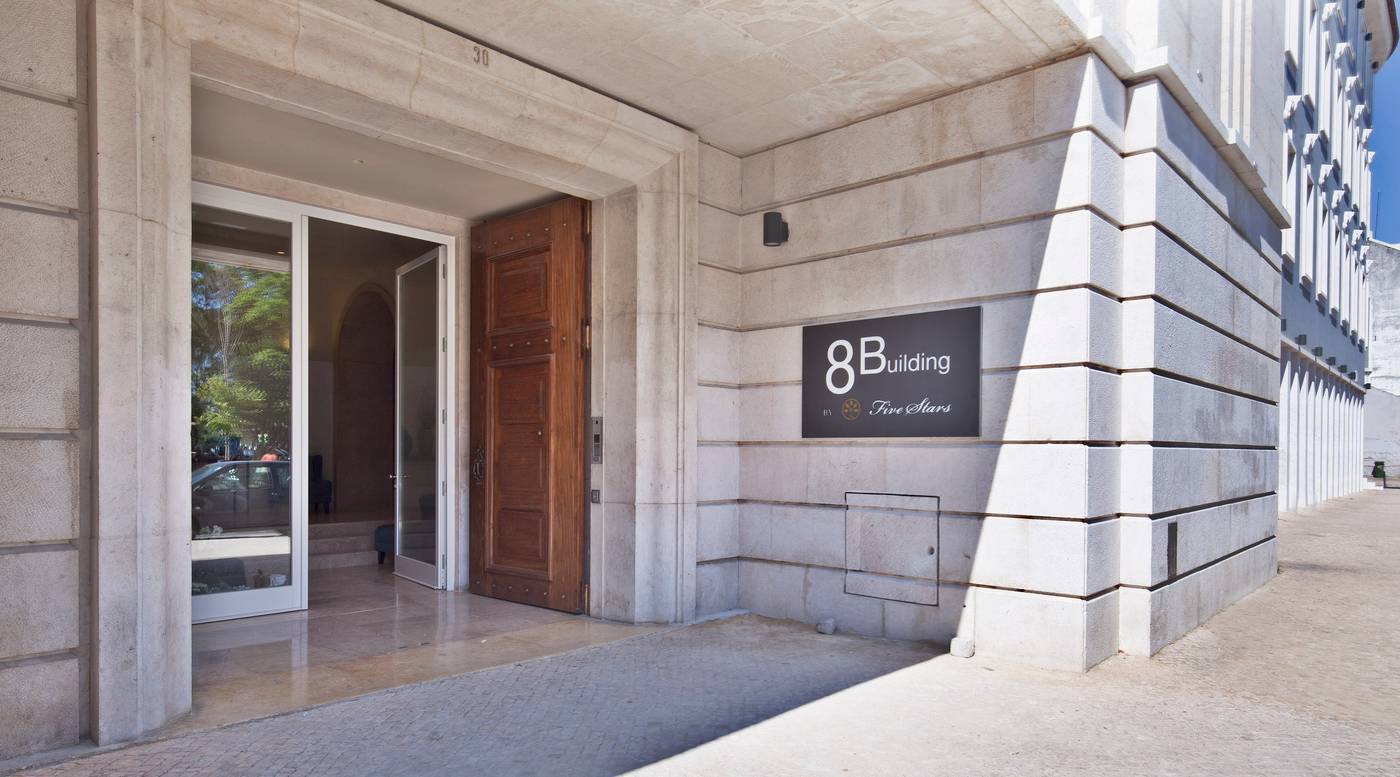 Lisbon-Five-Stars-Apartments-8-Building-Lobby-1