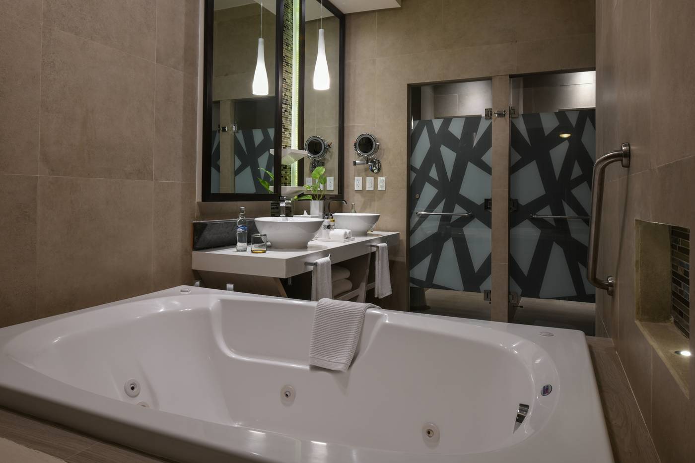 El-Dorado-Seaside-Suites-by-Karisma-Room-36