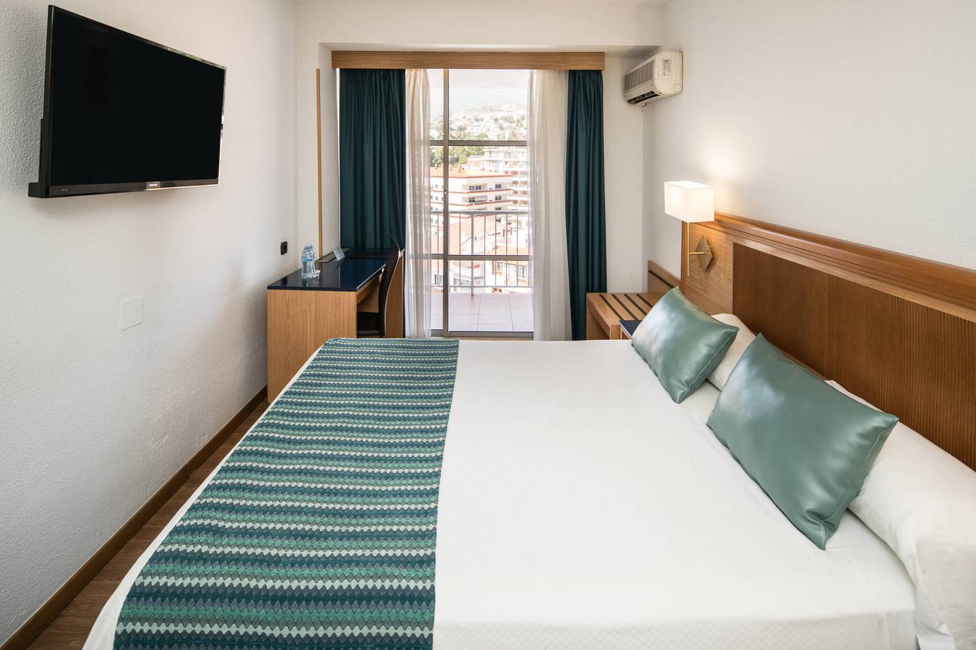 Catalonia-las-Vegas-Room-29