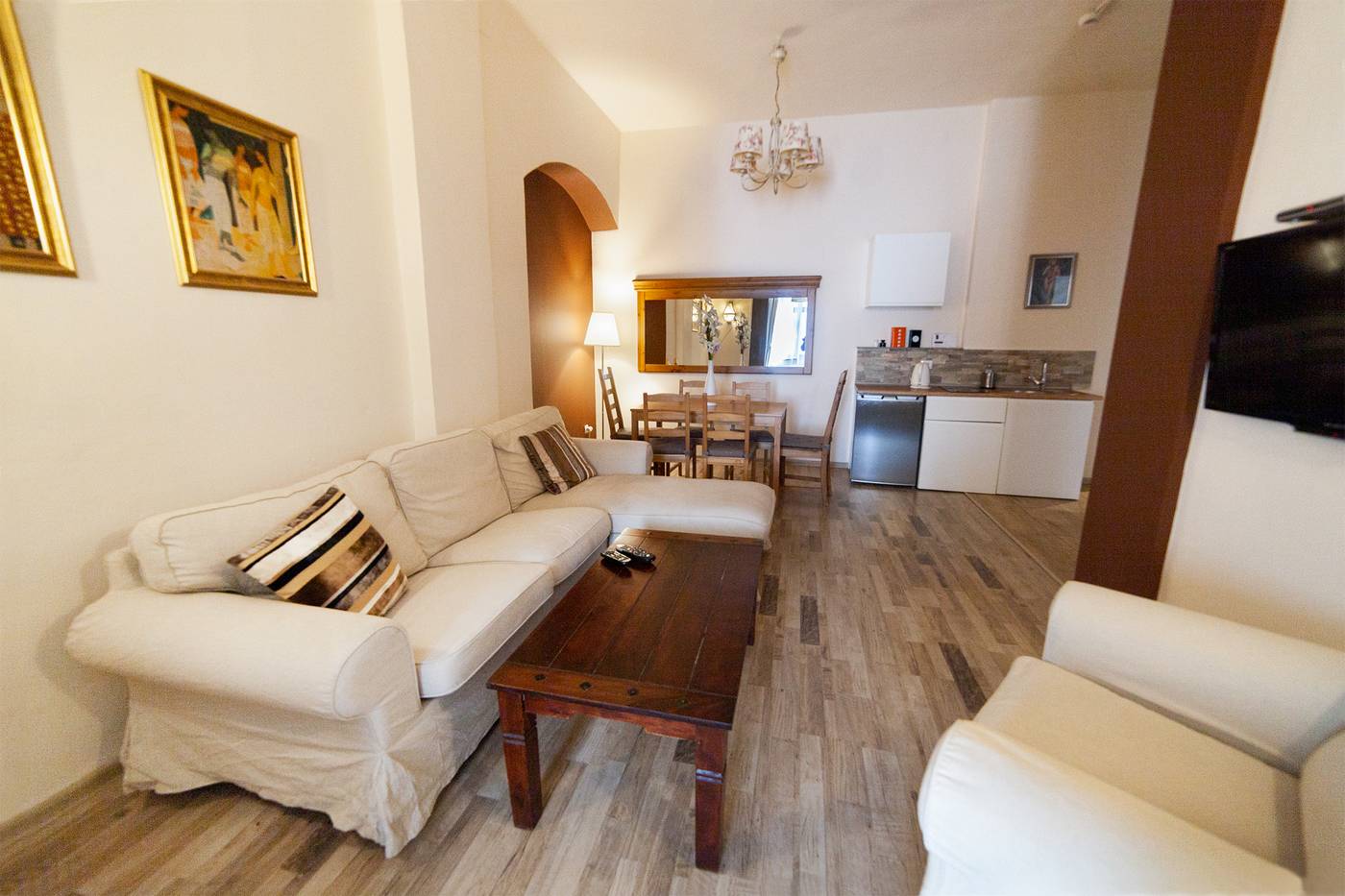 Lounge-Apartments-Room-43