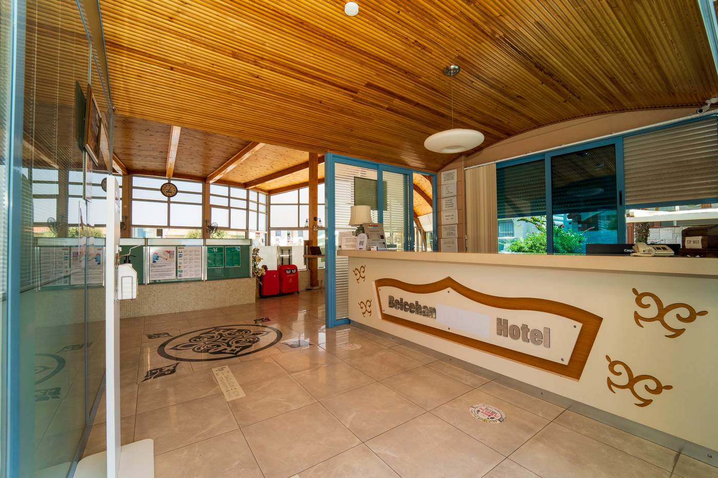 Belcehan-Deluxe-Lobby-38