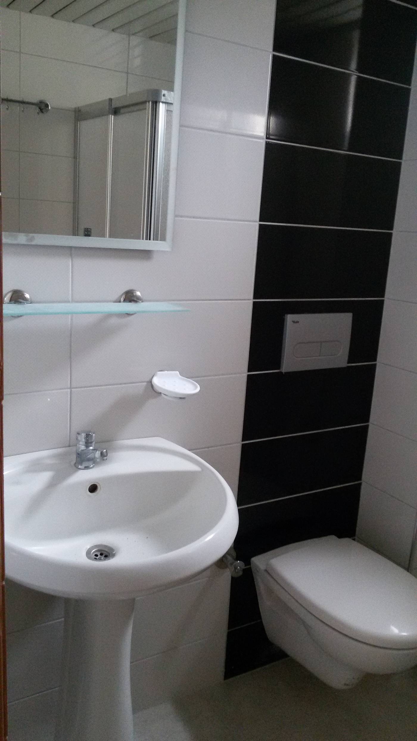 Family-Apart-Room-15