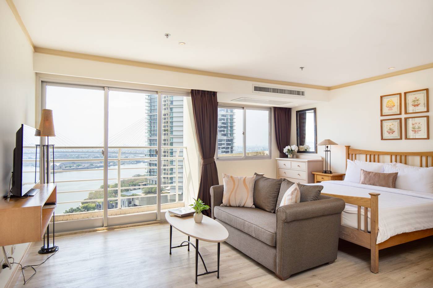 Riverfront-Bangkok-Room-6