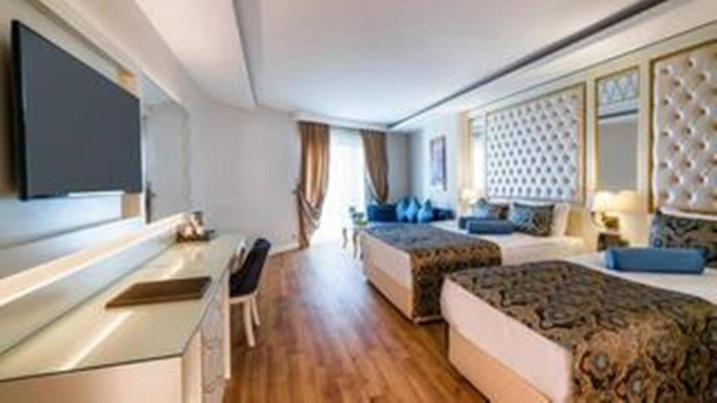 Haydarpasha-Palace-Room-27