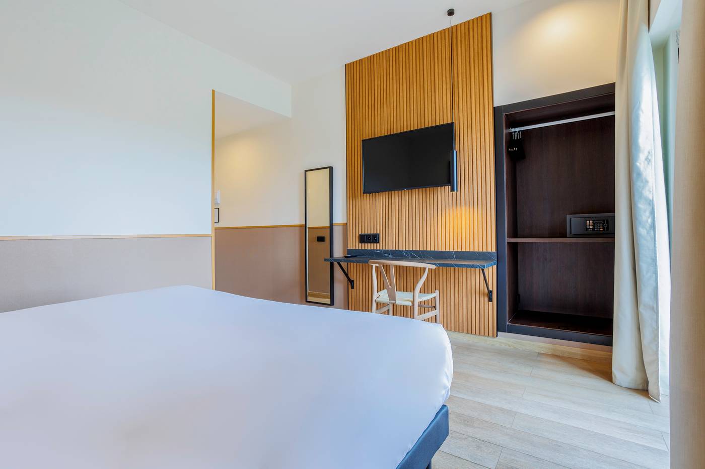 Acta-Madfor-Hotel-Room-33