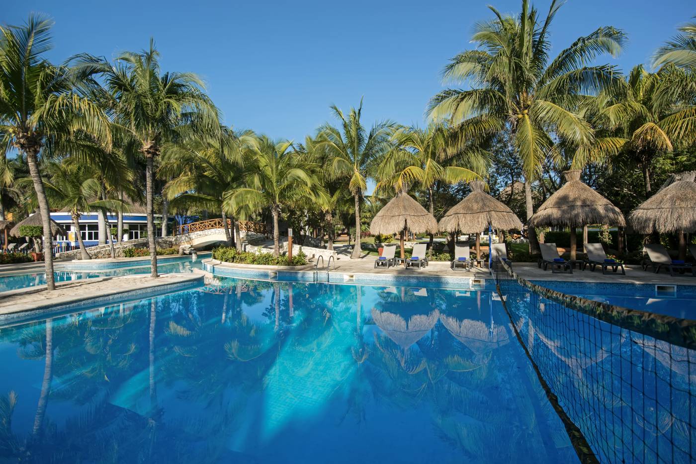 Iberostar-Paraiso-del-Mar-All-Inclusive-Pool-9