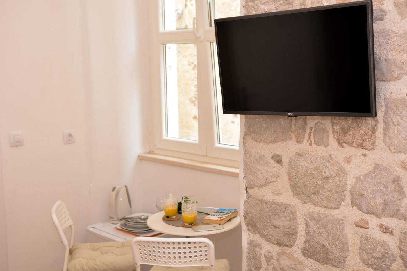 Rilati-Old-Town-Palace-Room-32