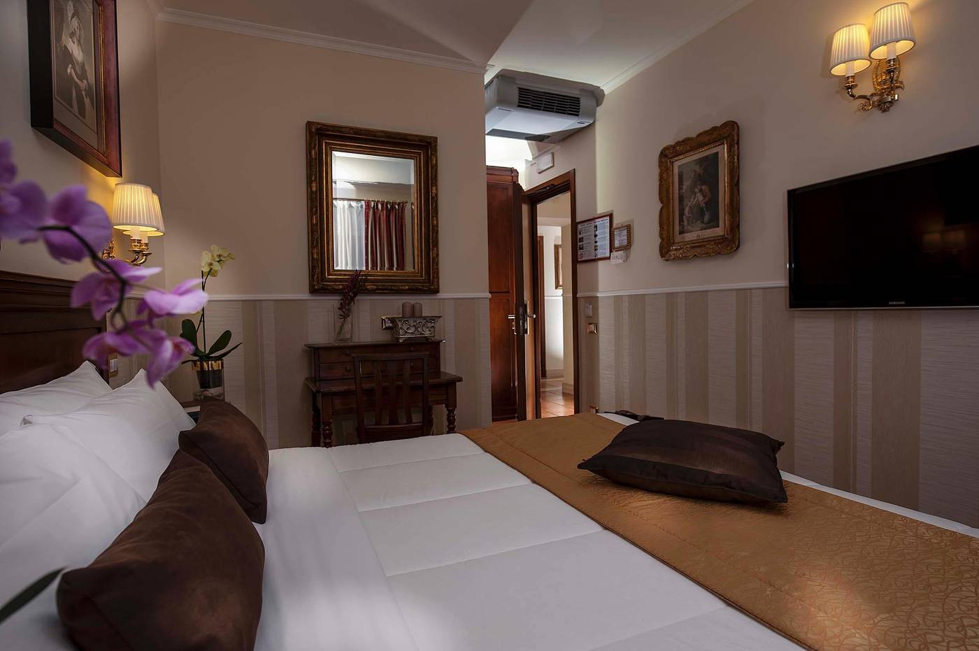 Des-Artistes-Room-16