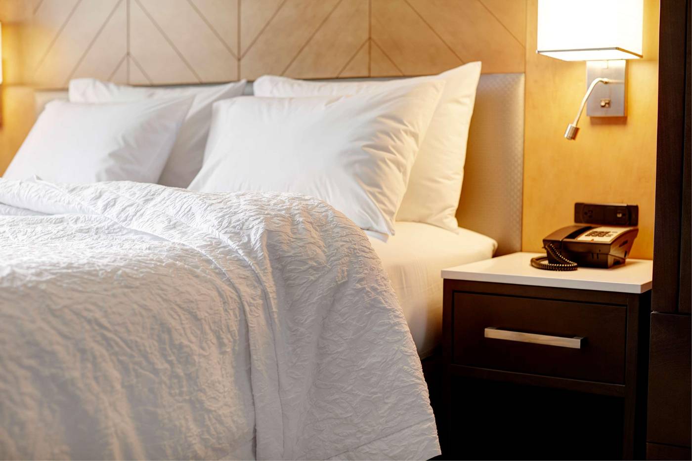 Hampton-Inn-Brooklyn-Downtown-Room-19