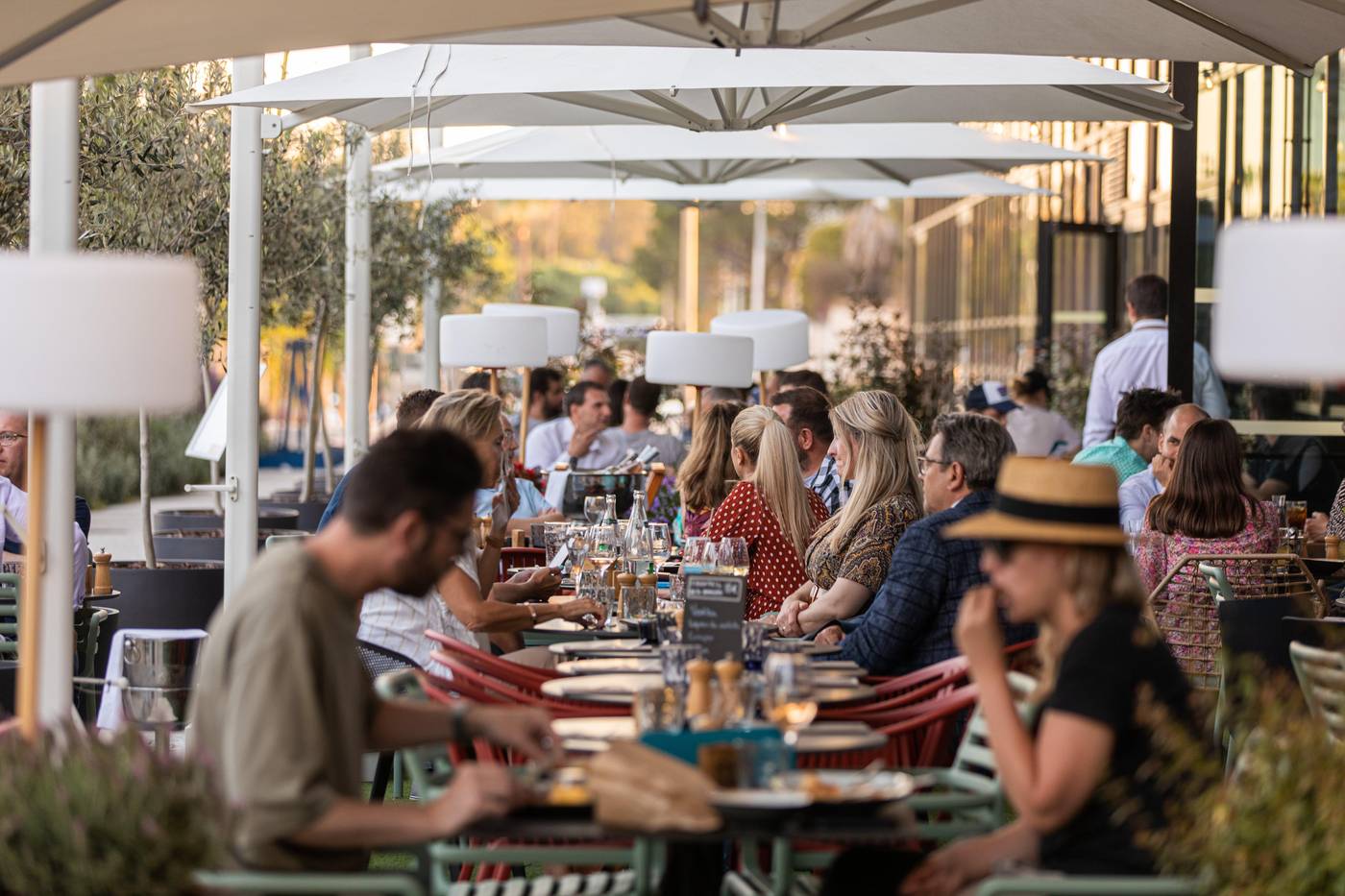 Crowne-Plaza-Nice-Grand-Arenas-Restaurant-11