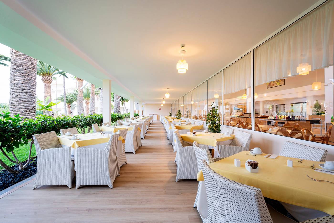 Hotel-LIVVO-Drago-Park-Restaurant-34