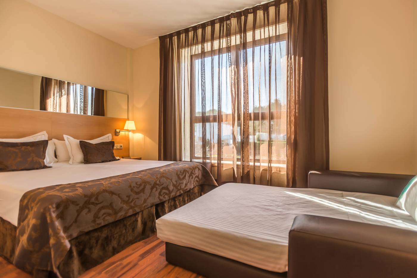 Desitges-Room-18
