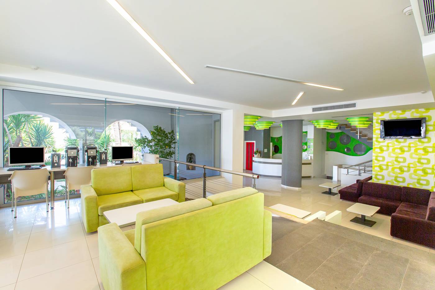 Hermes-Hotel-Lobby-22