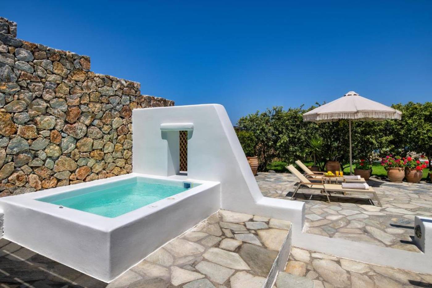 Anema-Boutique-Hotel--Villas-Santorini-Room-7