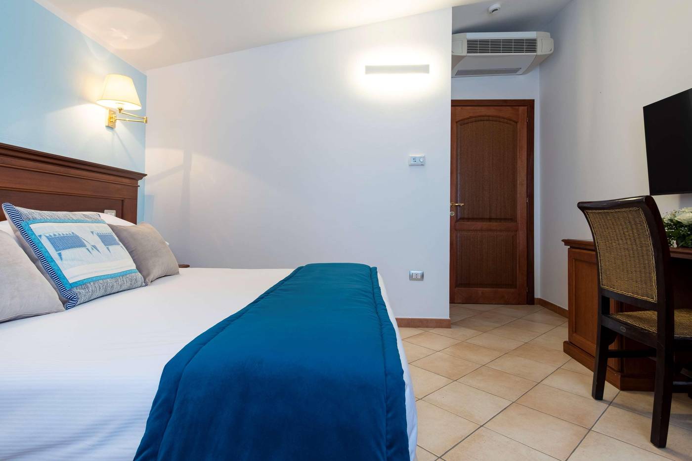 Best-Western-Hotel-Blumarea-Room-20