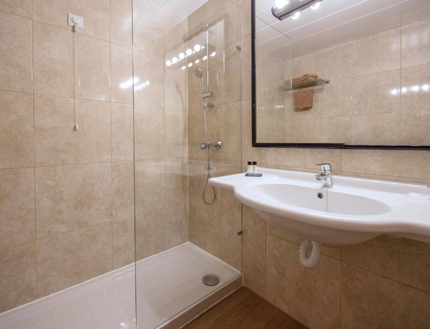 Dom-Pedro-Garajau-Room-41