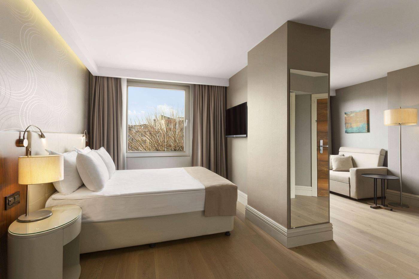 Ramada-Istanbul-Grand-Bazaar-Room-16