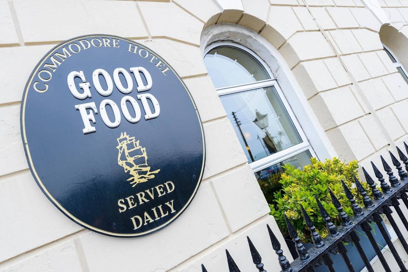 Commodore - Ireland - COBH , CO CORK - General view - 4