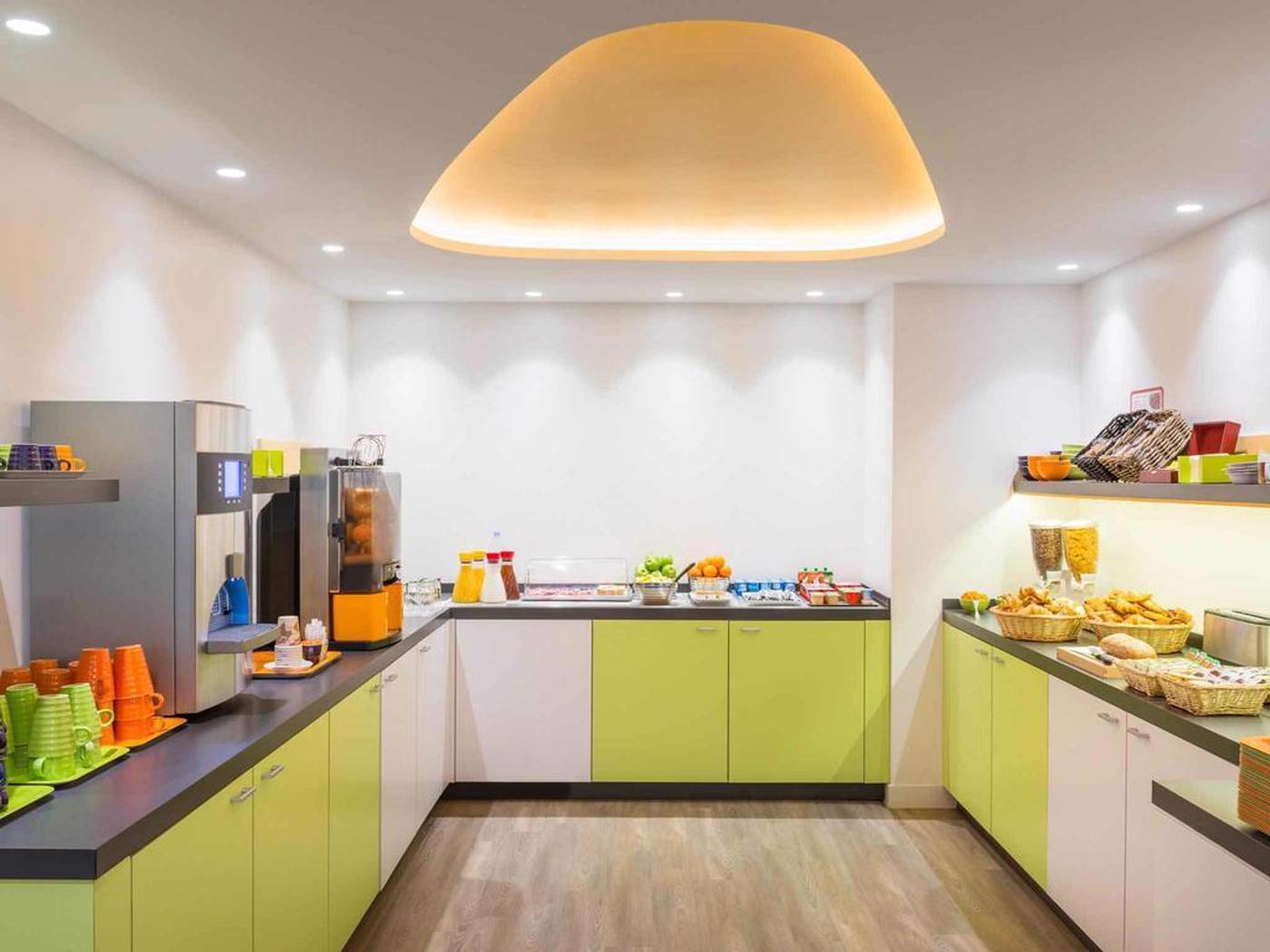 ibis-Styles-Paris-La-Defense-Courbevoie-Restaurant-32