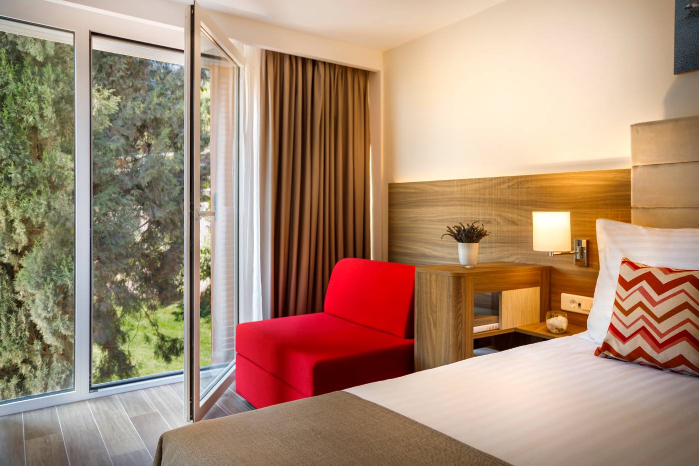 Girandella-Resort-Valamar-Collection-Family-Hotel-Room-11