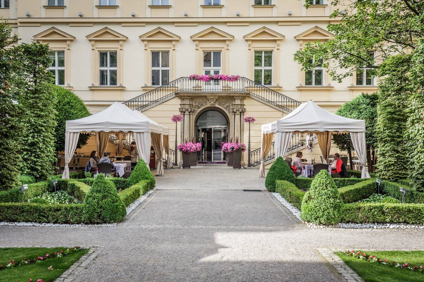 The-Grand-Mark-Prague-Terrace-3