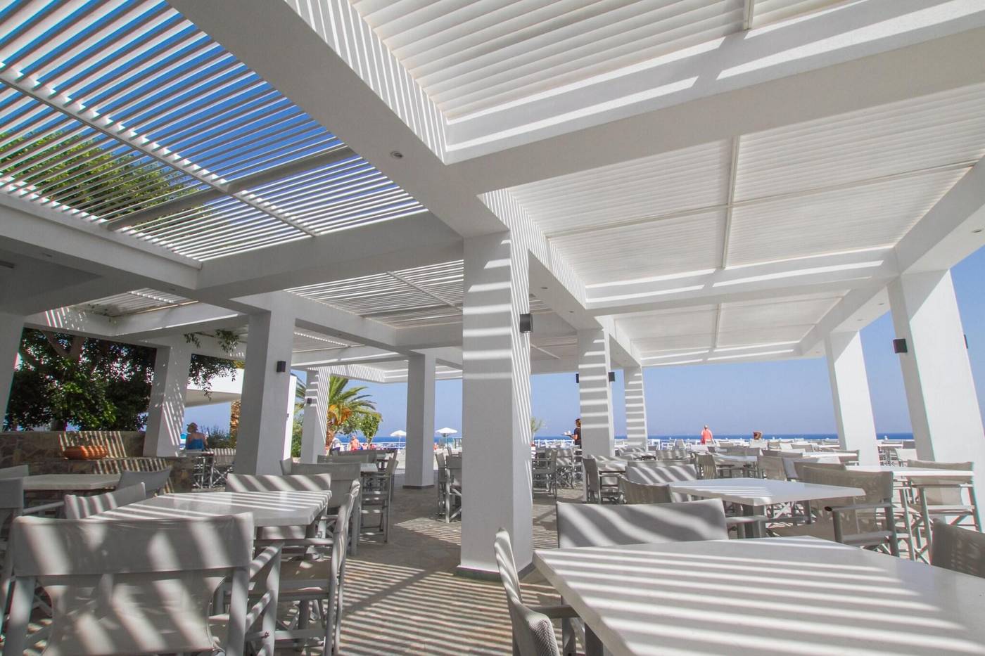 Peninsula-Resort---Spa-Bar-88