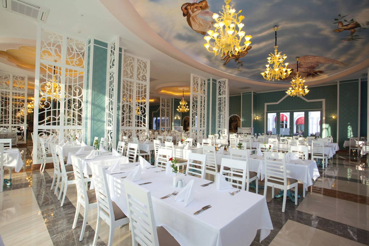 Quattro Beach Spa & Resort Hotel