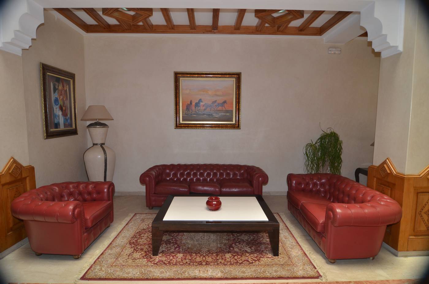 Golden-Beach-Lobby-35